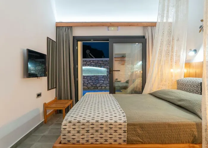 Aurum Villa Kamari (Santorini)